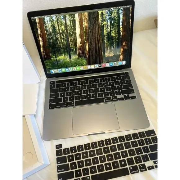 Apple MacBook Pro 13 Silver Touch Bar 2020 Intel Core I5, 8GB RAM, 250GB SSD